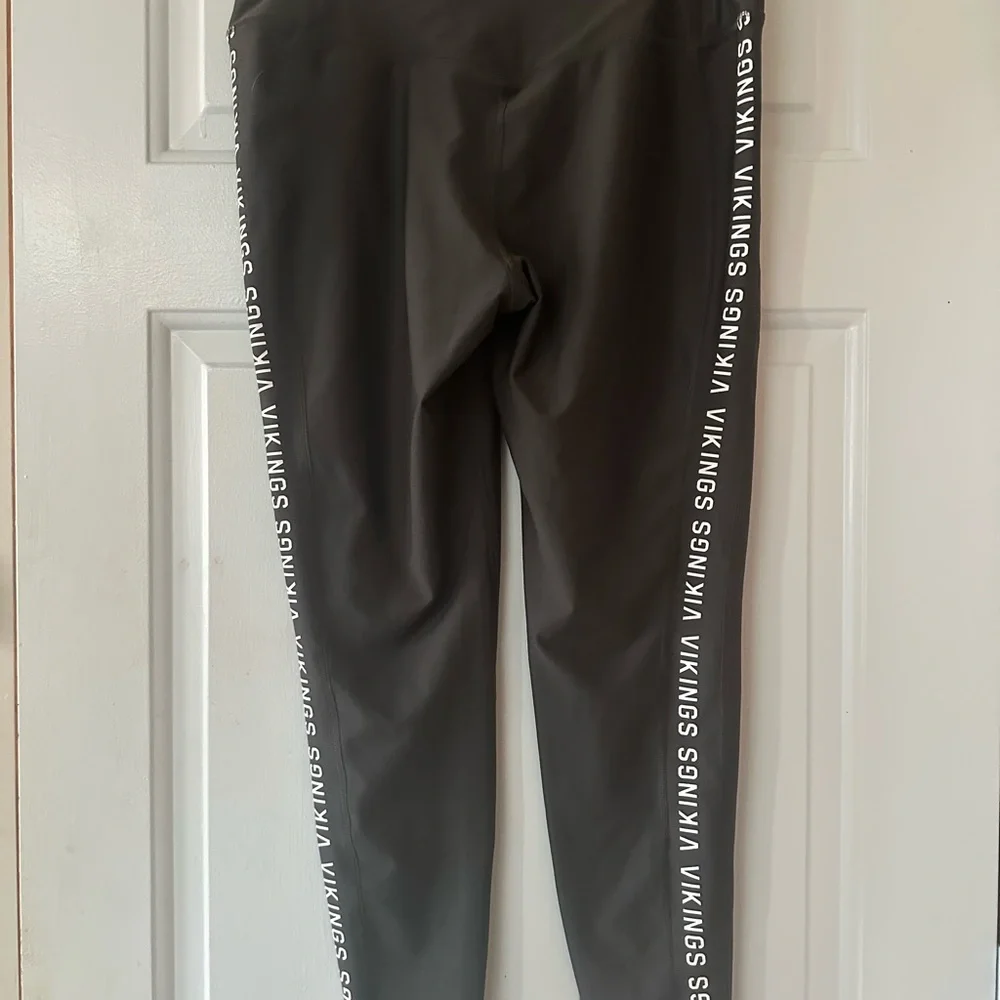 Nike Dri Fit Minnesota Vikings Leggings Women’s.‎ Size XL